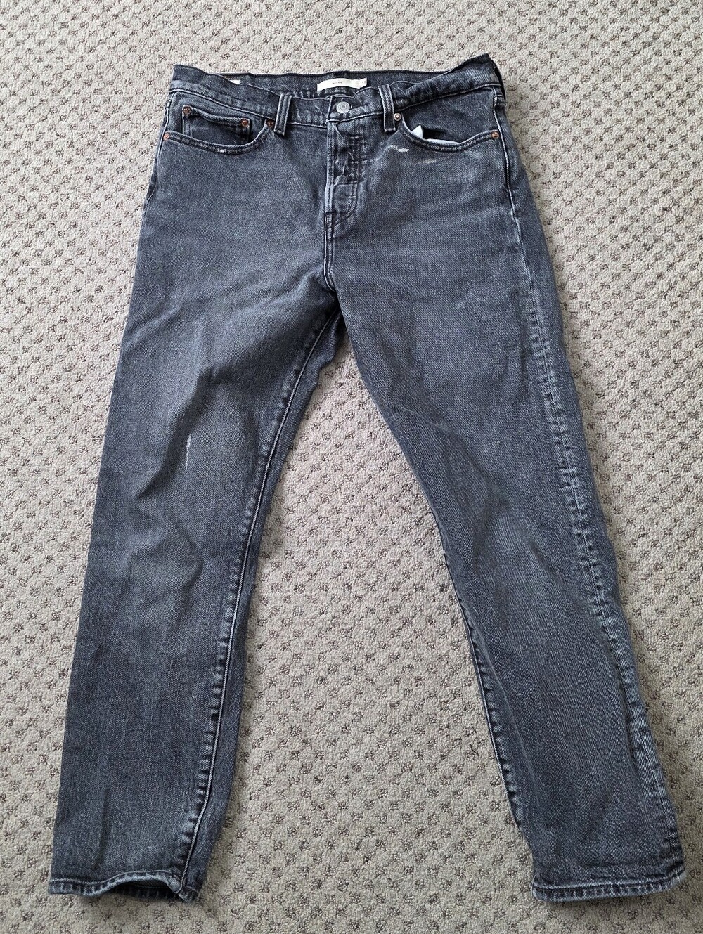 Levi's Wedfie Eomen's Straight Leg Jeans in Charcoal Gray